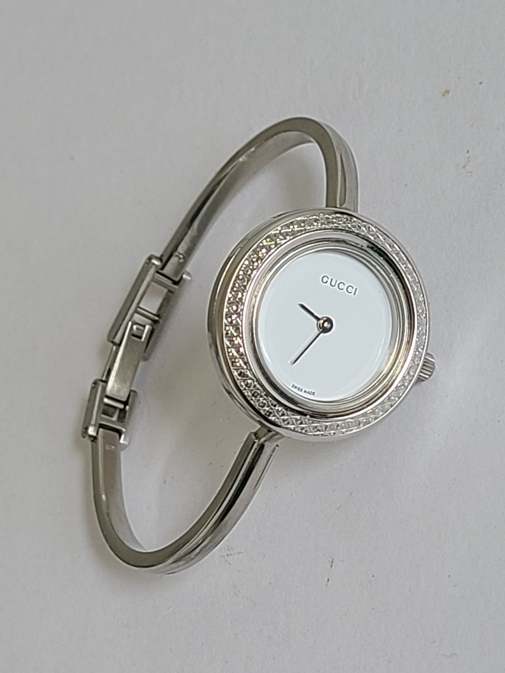 GUCCI 11 12.2L Silver Luxury Round Interchangeable Sparkle Bezel Quartz Watch - Picture 2 of 16